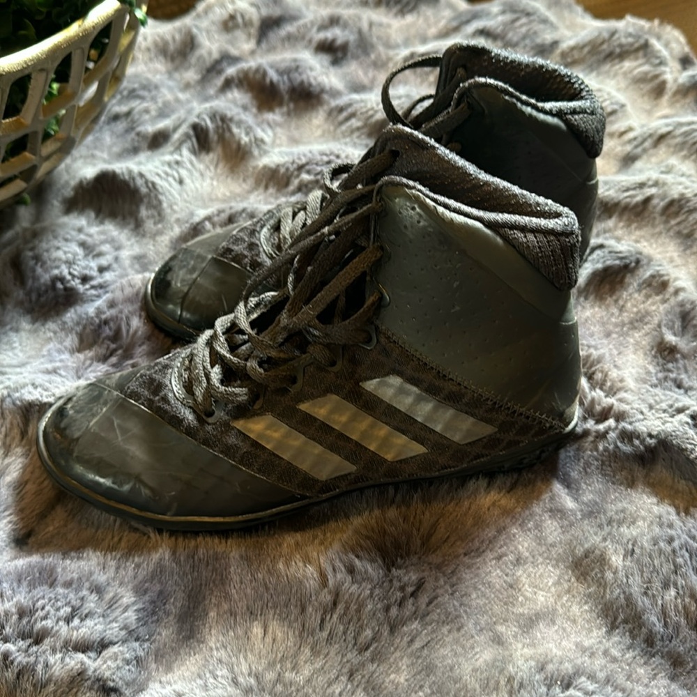 Adidas youth wrestling shoe